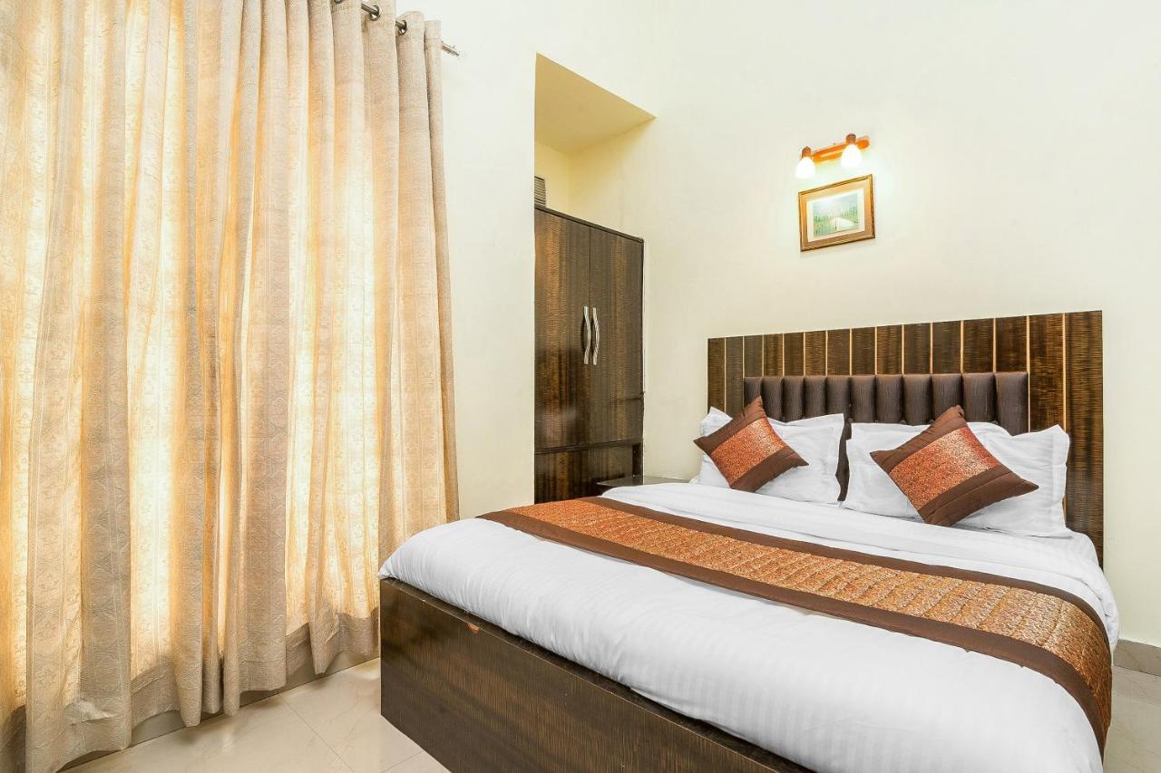 Oyo 14245 Amitabh Guest House Neu-Delhi Exterior foto